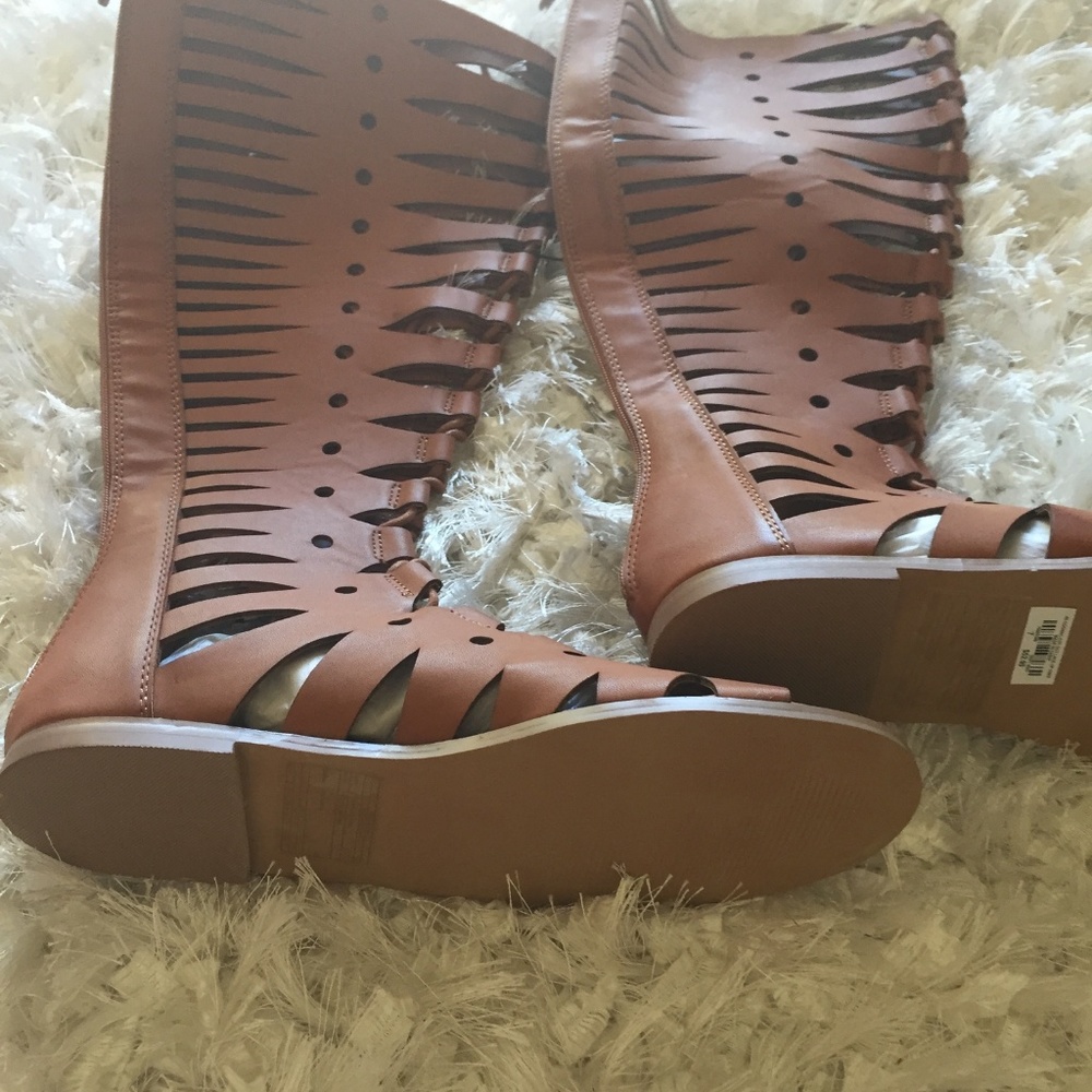 NWT Torrid Knee High Gladiator Sandals Brown Wide - Picture 4 of 5